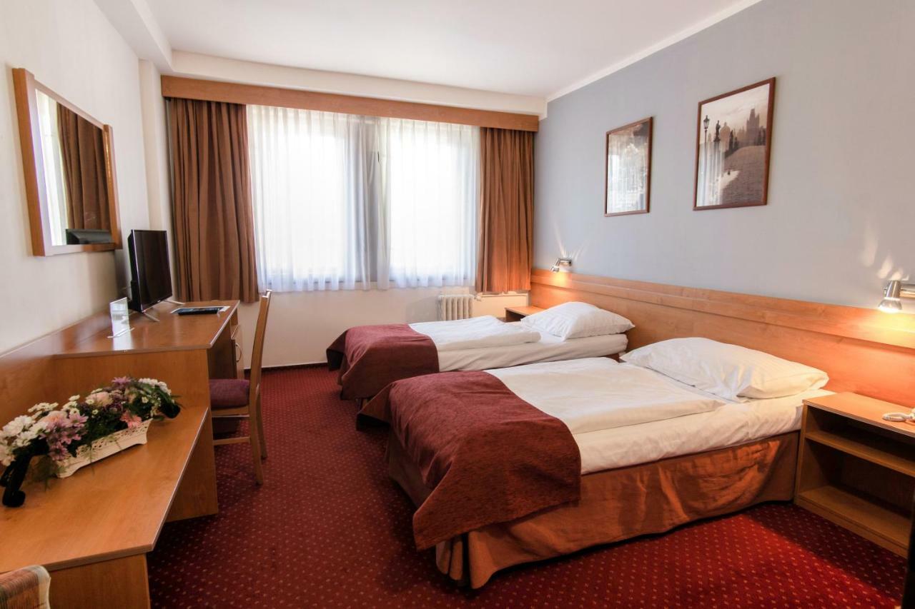Double or Twin Room,910034734:JPEG