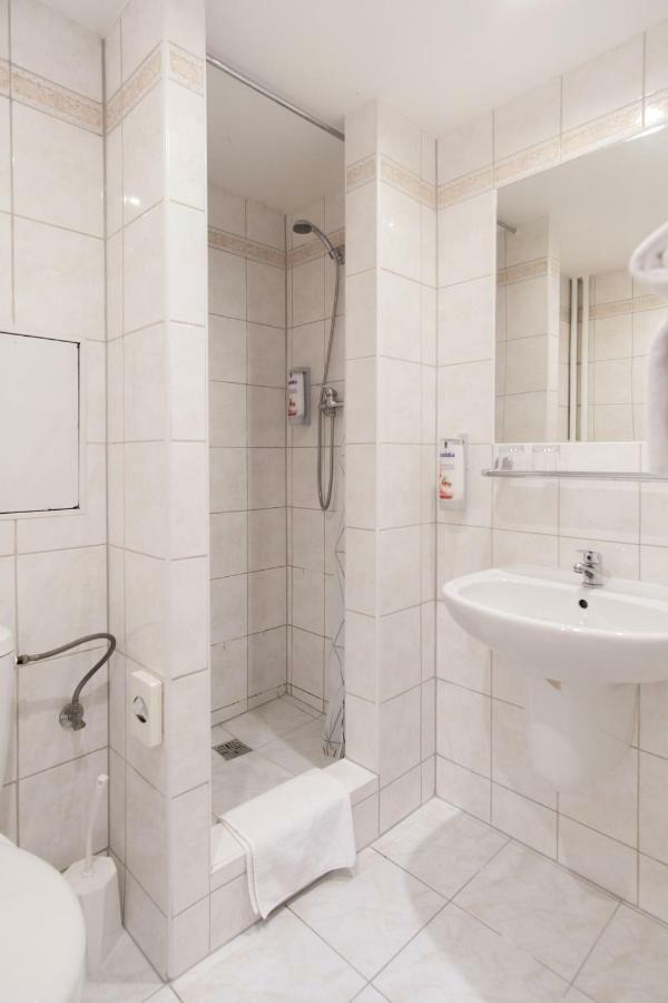Deluxe Double or Twin Room with Balcony,910038064:JPEG